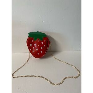 Strawberry Design chain crossbody bag